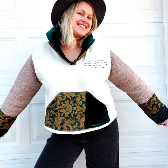 Lord Of The Rings Stylish V-Neck Sweater with Green Velvet Upcycled - Picture 8 of 8